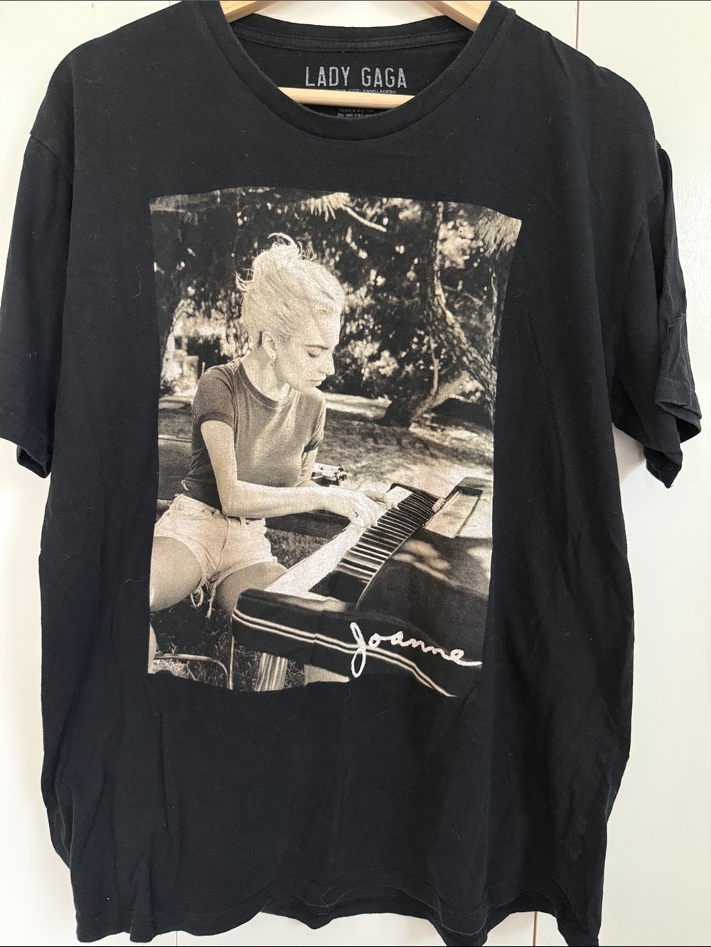Lady Gaga Black 'Joanne' Graphic Short Sleeve Tee L Casual Comfort Music